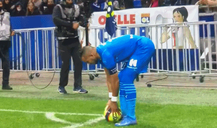 4豪门疯抢4000万巨星！26岁巴西妖王成冬窗最大悬念