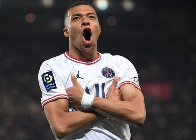 王伟：亚泰中期想引进更好的球员，但这些球员不愿冒巨大风险