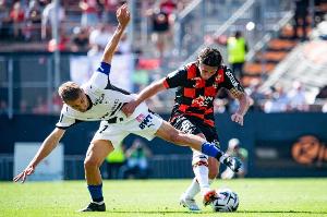 萨拉赫被抛弃？利物浦赢球与他无关 五年未见如此屈辱（萨拉赫被冷落？利物浦赢球无关他事，五年来未有之辱）