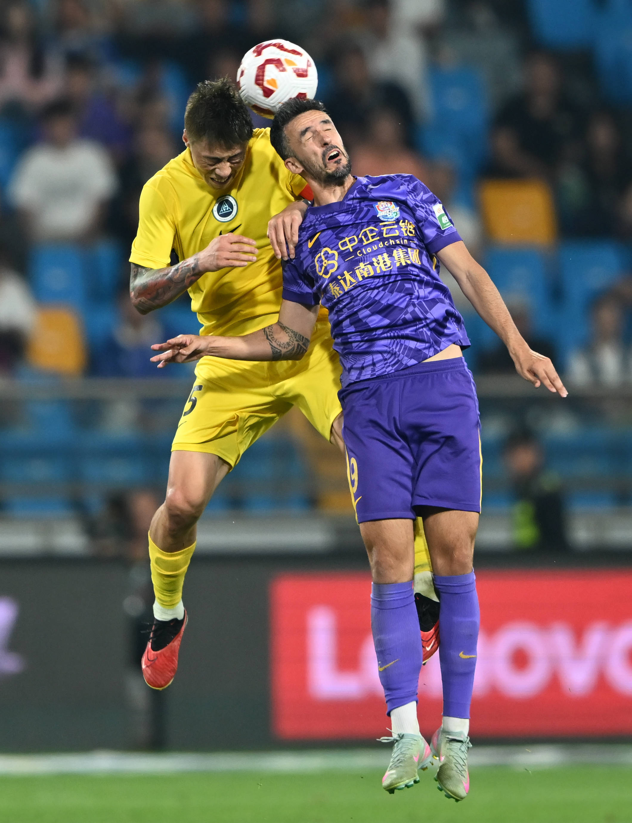 鲁本·阿莫林赛后力挺约罗：从失误中成长，曼联未来可期（鲁本·阿莫林赛后为约罗发声：在失误中成长，曼联前景光明）