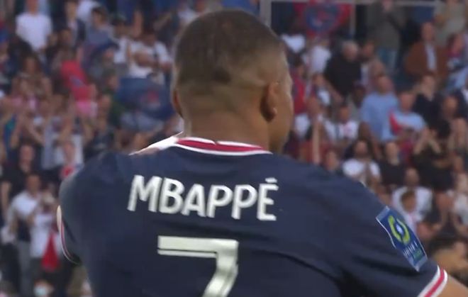 马内回顾与萨拉赫冲突：他解释说没看到我，后来我们更亲密了（马内谈与萨拉赫冲突往事：他解释当时没注意到我，之后我们关系更近了）