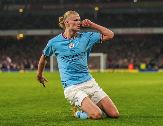 维斯塔潘起步良好暂时领跑，皮亚斯特里过掉诺里斯上至第2（维斯塔潘发车强势暂居榜首，皮亚斯特里超越诺里斯升至第二）