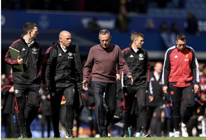 罗马诺：皇马退出科纳特争夺战，利物浦不会无限期等球员决定（罗马诺：皇马已退出科纳特竞逐，利物浦不再无限期等待球员决定）