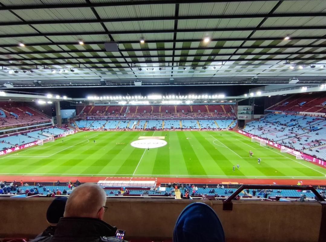 比萨终结开季10轮不胜，时隔34年半再次在意甲赢球（比萨结束开季十轮不胜，阔别34年半重返意甲胜场）