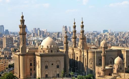 雄鹿五连胜强势领跑东部（雄鹿豪取五连胜稳居东部第一）